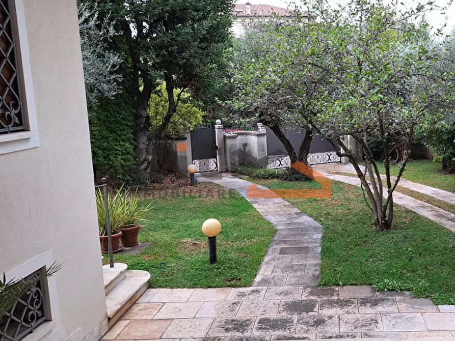 Immagine 17 di Casa indipendente in vendita  a Bassano Del Grappa