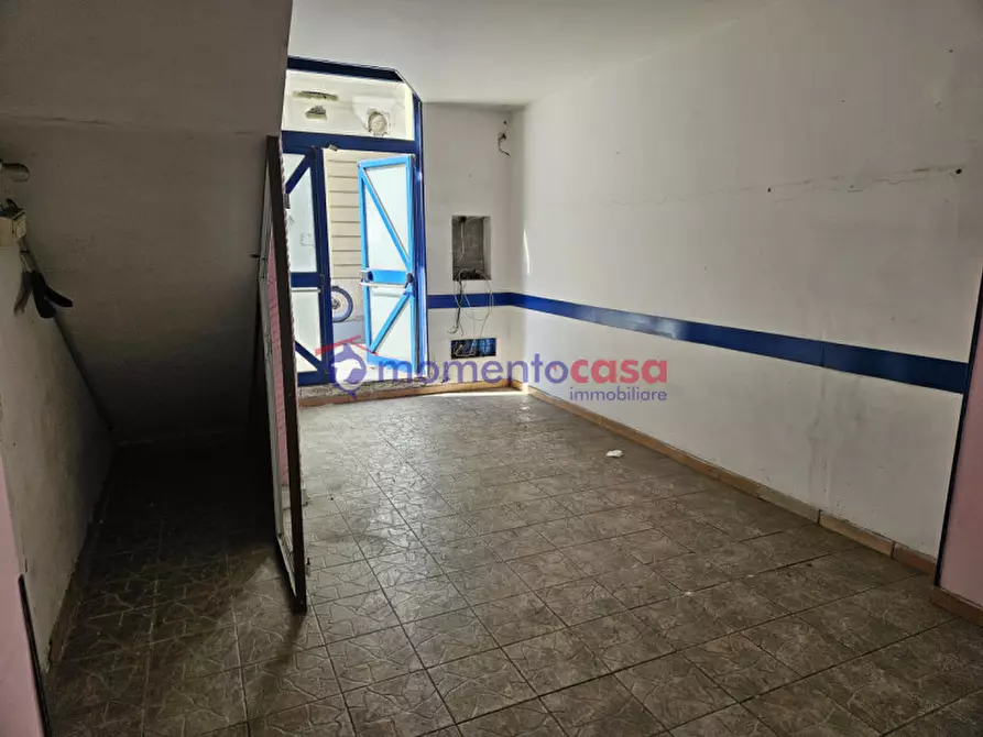 Immagine 3 di Negozio in vendita  in via del torrione a Reggio Di Calabria