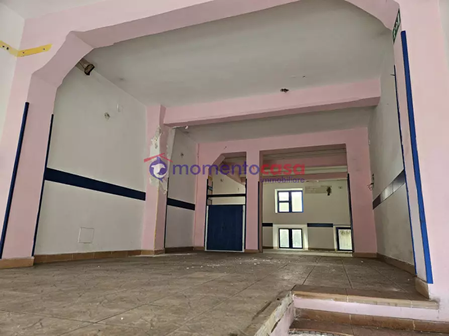 Immagine 5 di Negozio in vendita  in via del torrione a Reggio Di Calabria