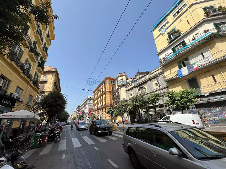 Immagine 2 di Appartamento in vendita  in Corso Umberto I a Napoli