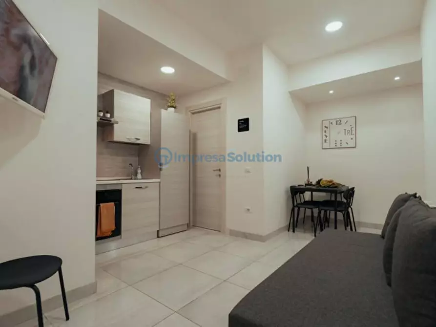 Immagine 4 di Appartamento in vendita  in Corso Umberto I a Napoli