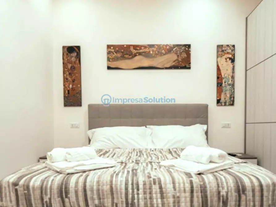 Immagine 9 di Appartamento in vendita  in Corso Umberto I a Napoli