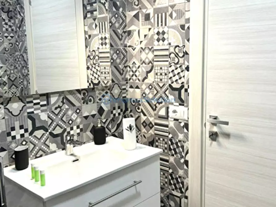 Immagine 12 di Appartamento in vendita  in Corso Umberto I a Napoli