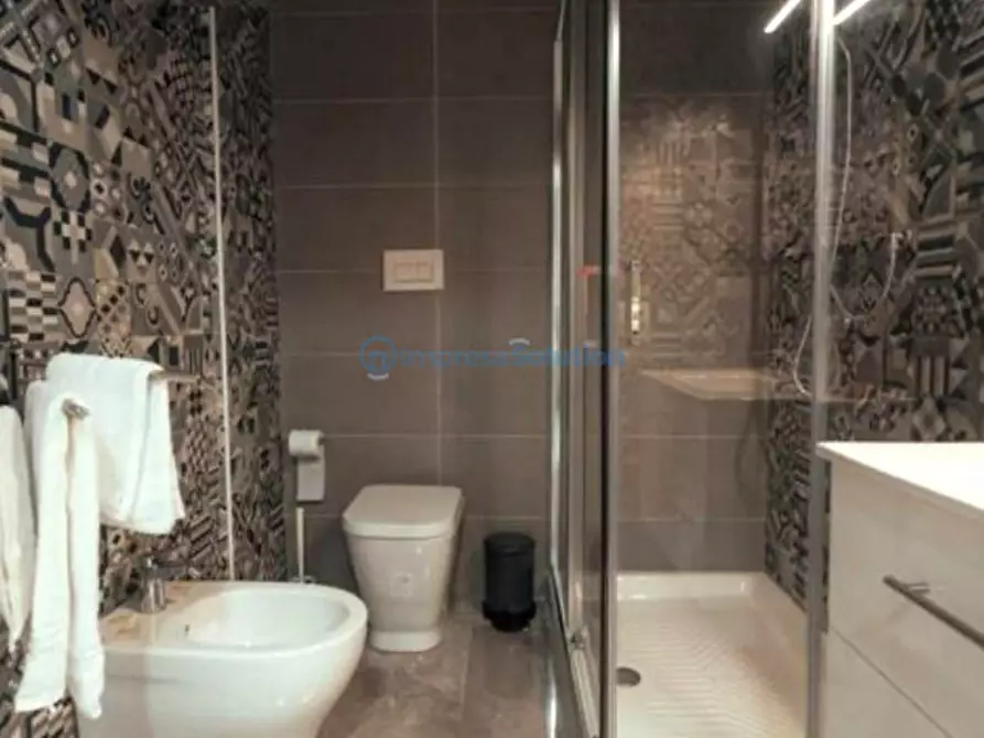 Immagine 14 di Appartamento in vendita  in Corso Umberto I a Napoli