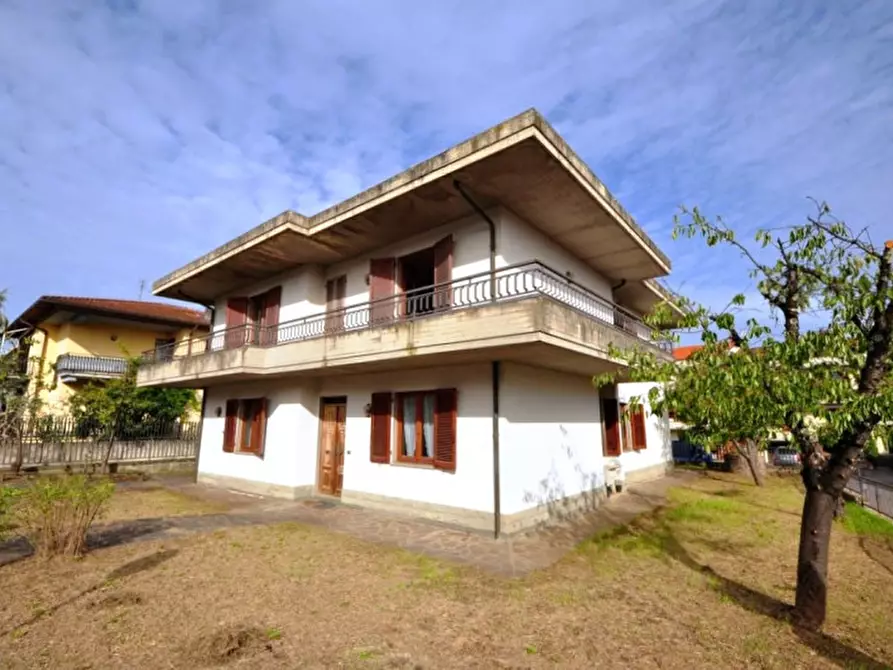 Immagine 1 di Villa in vendita  in via Martiri della Libertà a Terranuova Bracciolini