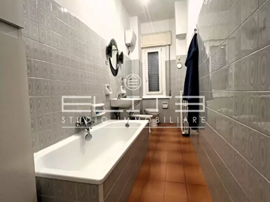 Immagine 10 di Appartamento in vendita  in VIA LAURO DE BOSIS a Falconara Marittima