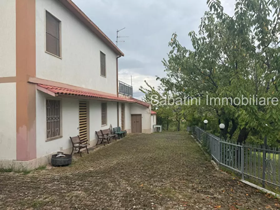 Immagine 2 di Casa indipendente in vendita  in SP81, 65010 Vestea PE a Civitella Casanova
