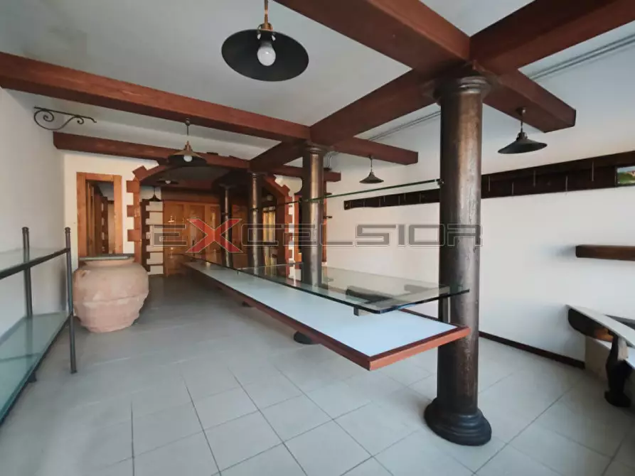 Immagine 1 di Negozio in affitto  in Via G. Matteotti n.20 bis - Cavarzere (VE) a Cavarzere