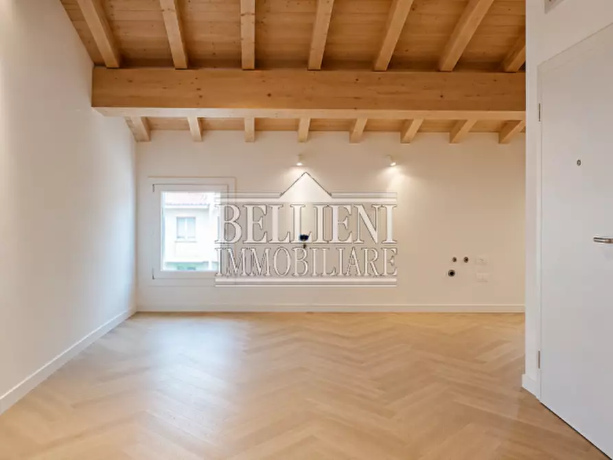 Immagine 1 di Appartamento in vendita  in Porta Padova a Vicenza