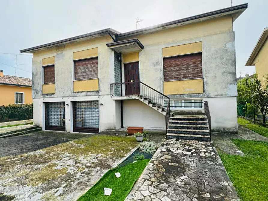 Immagine 2 di Villa in vendita  in ENRICO FERMI a Calvisano