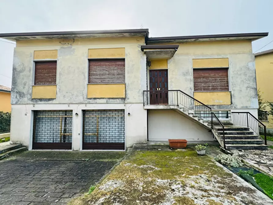 Immagine 5 di Villa in vendita  in ENRICO FERMI a Calvisano