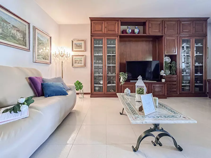 Immagine 2 di Appartamento in vendita  in Via Saval a Verona