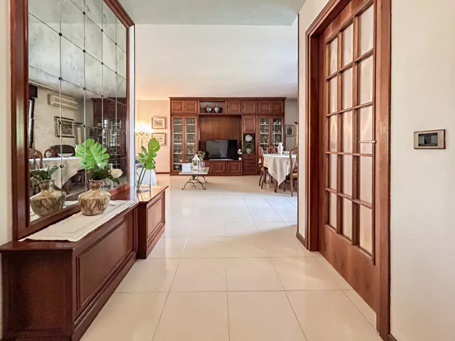 Immagine 5 di Appartamento in vendita  in Via Saval a Verona