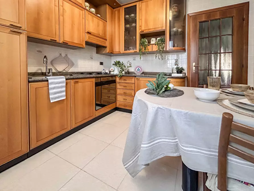 Immagine 7 di Appartamento in vendita  in Via Saval a Verona