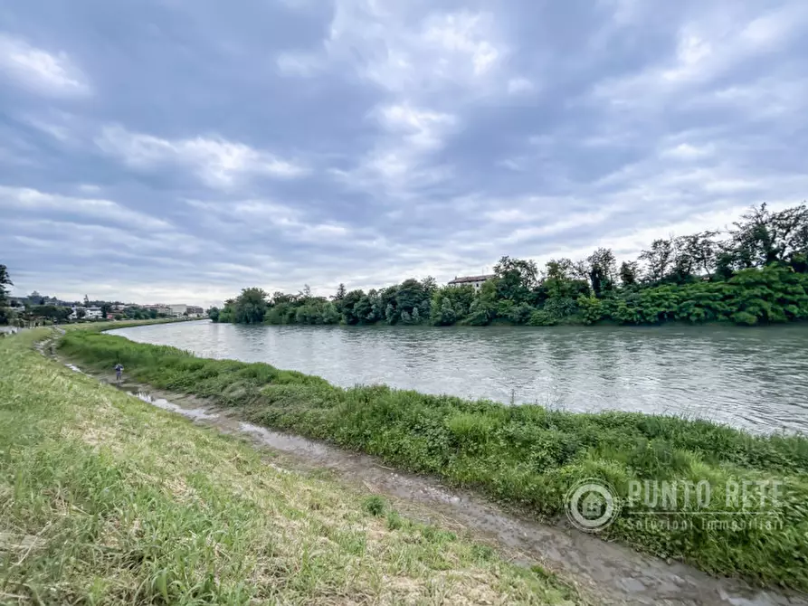 Immagine 41 di Appartamento in vendita  in Via Saval a Verona