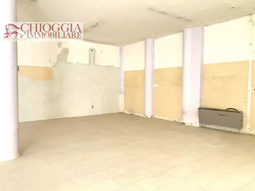 Immagine 3 di Negozio in affitto  in Via Marco Polo a Chioggia
