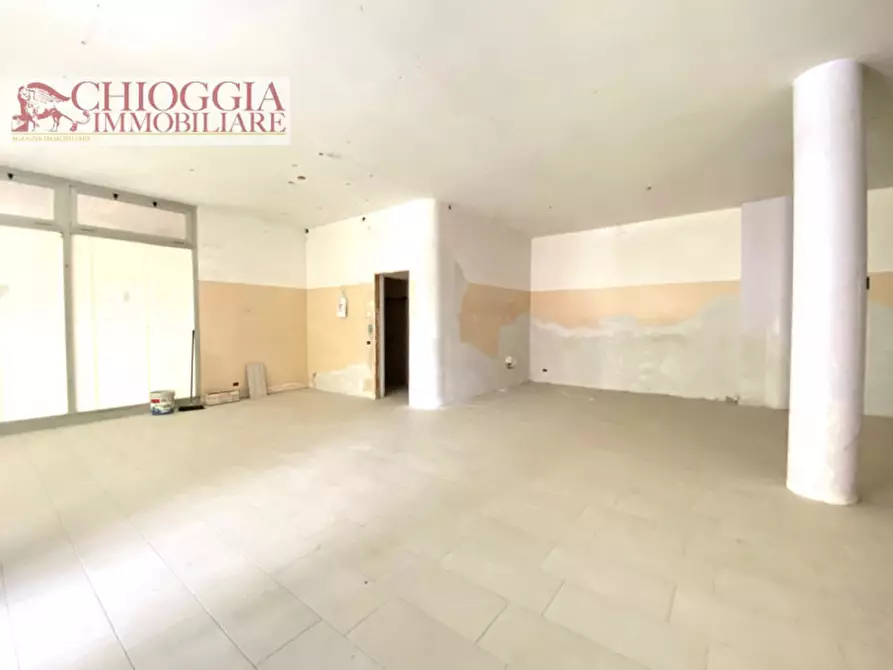 Immagine 4 di Negozio in affitto  in Via Marco Polo a Chioggia