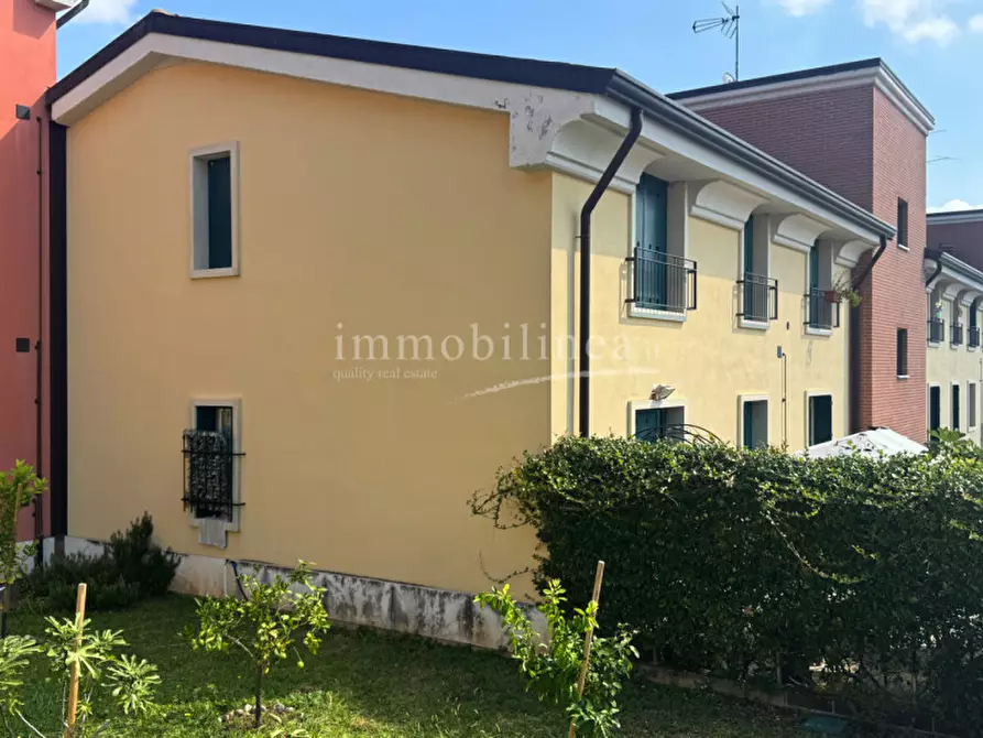 Immagine 10 di Appartamento in vendita  in via cavalline 50 a Cavaion Veronese