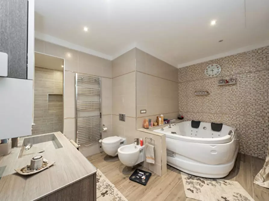 Immagine 11 di Appartamento in vendita  in via Piave 8 a Paderno Dugnano