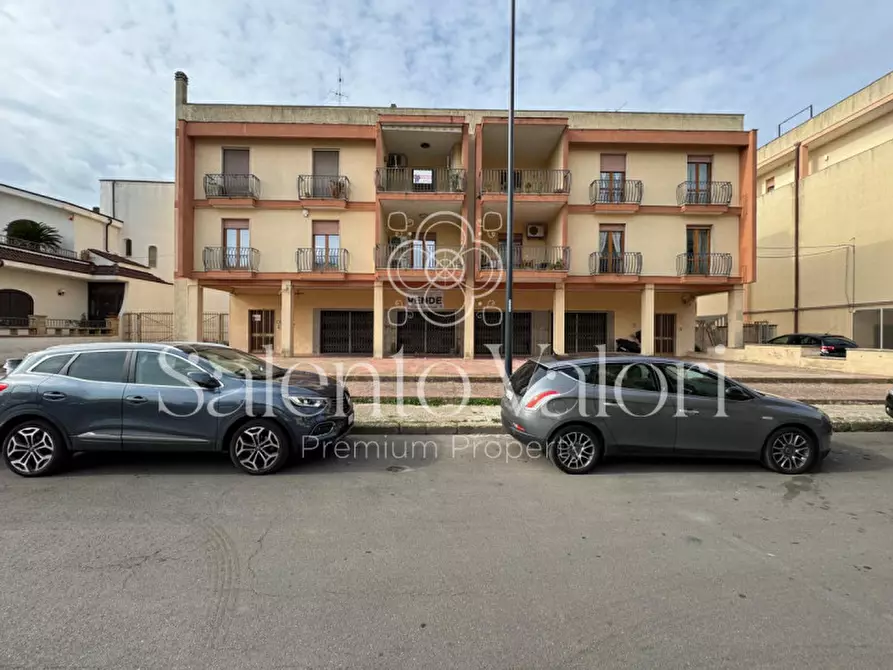 Immagine 1 di Attività commerciale in vendita  in Piazzetta Terranova a Parabita