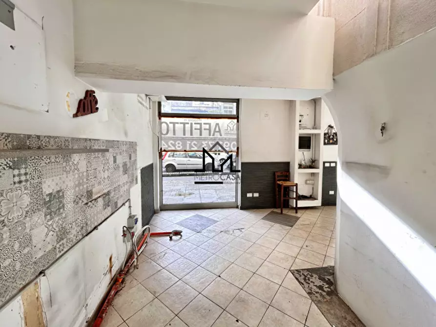 Immagine 3 di Negozio in affitto  in Via Dante, 129 a Palermo