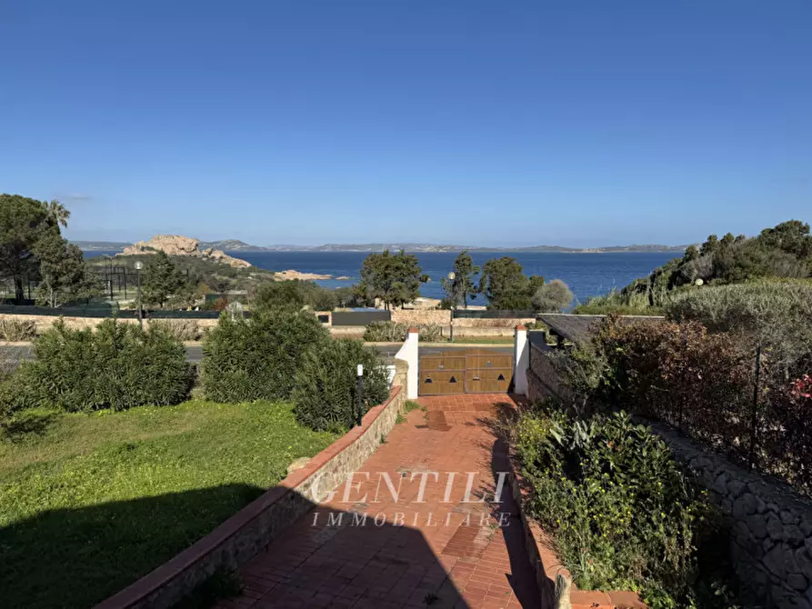 Immagine 31 di Villa in vendita  in Via Tre Monti a Arzachena