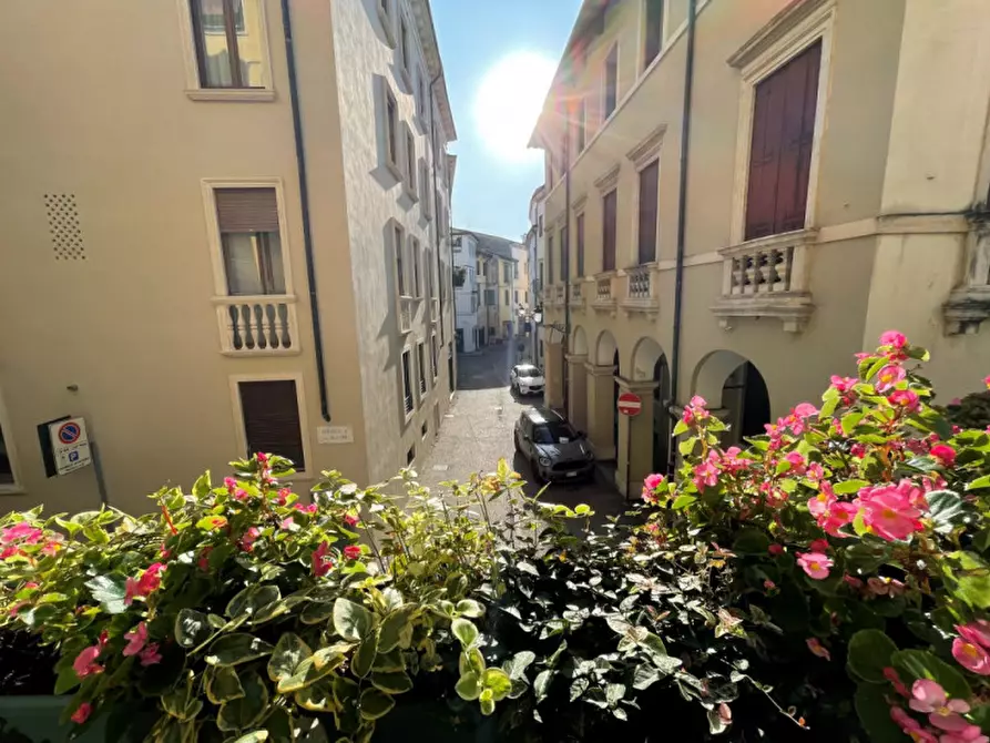 Immagine 1 di Appartamento in affitto  in Piazza Duomo a Vicenza