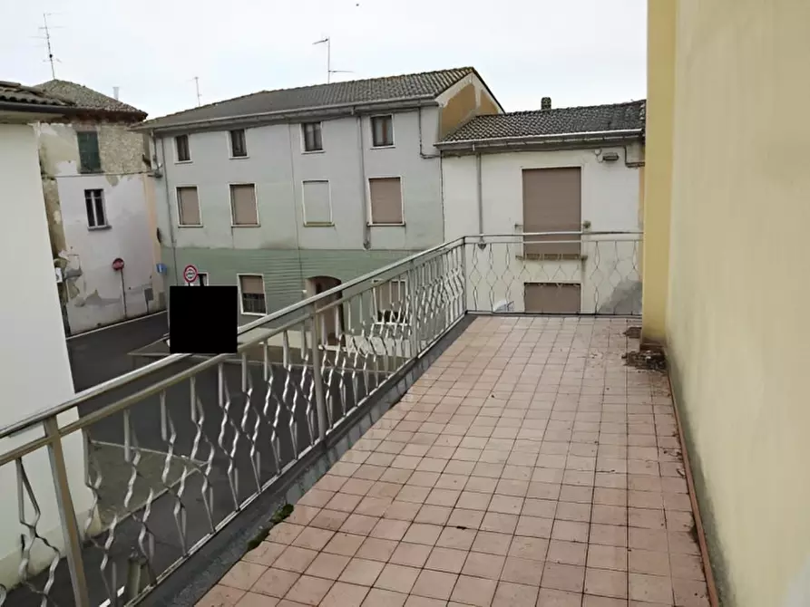 Immagine 1 di Appartamento in vendita  in Via Umberto I 217 a Lungavilla