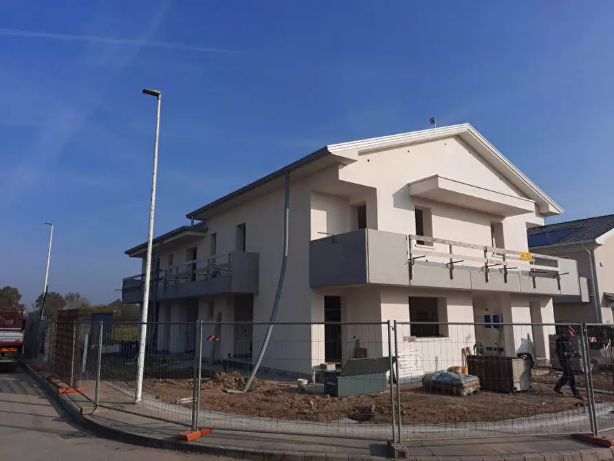 Immagine 6 di Casa trifamiliare in vendita  in VIA canova a Veggiano