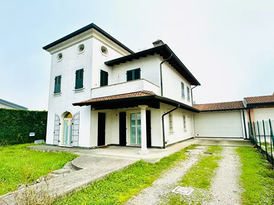 Immagine 2 di Villa in vendita  a Visano