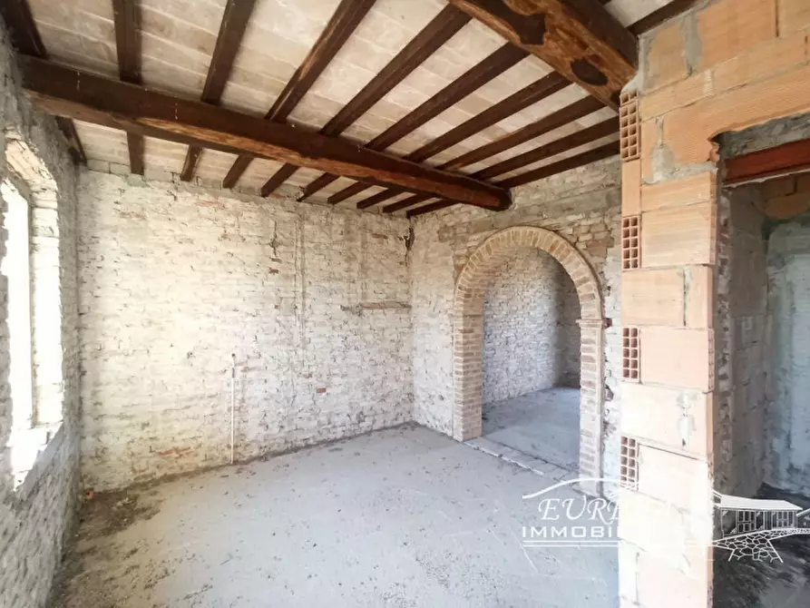 Immagine 6 di Villa in vendita  in via roma 152 a Castiglione Del Lago