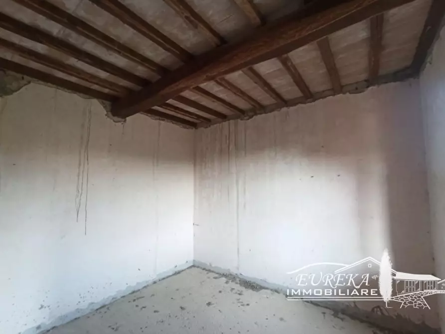 Immagine 12 di Villa in vendita  in via roma 152 a Castiglione Del Lago