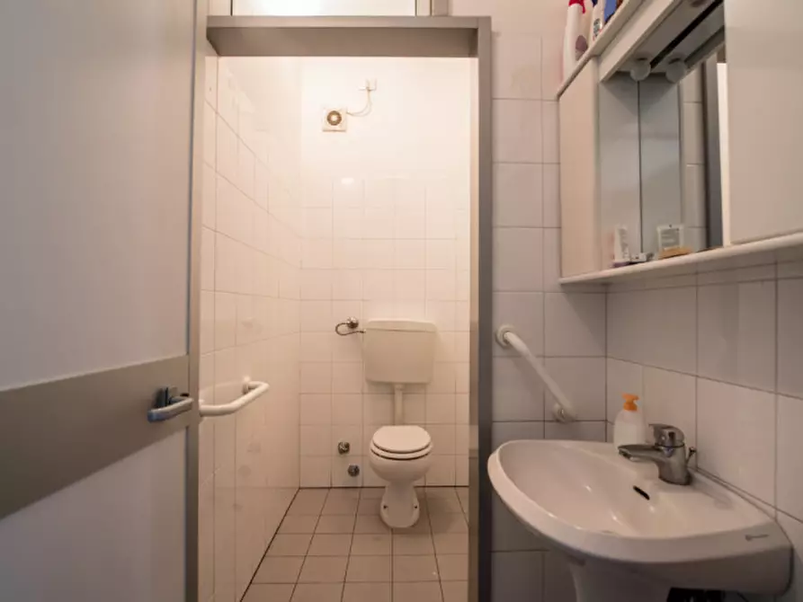 Immagine 7 di Negozio in affitto  in via antoniana 131 a Campodarsego