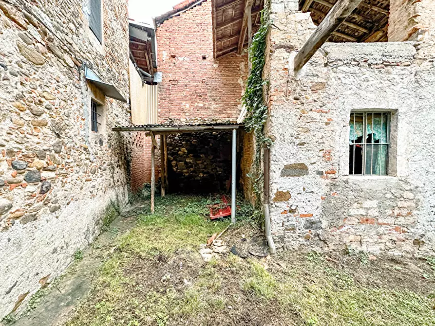 Immagine 7 di Rustico / casale in vendita  in Via alla Collina, 11 a Cavallirio