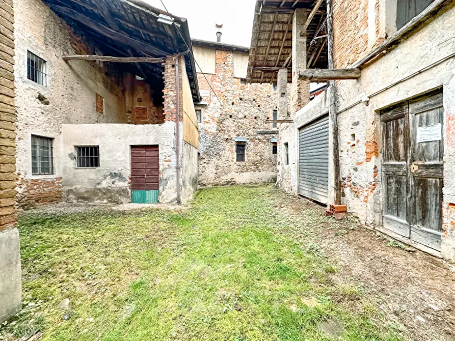 Immagine 13 di Rustico / casale in vendita  in Via alla Collina, 11 a Cavallirio