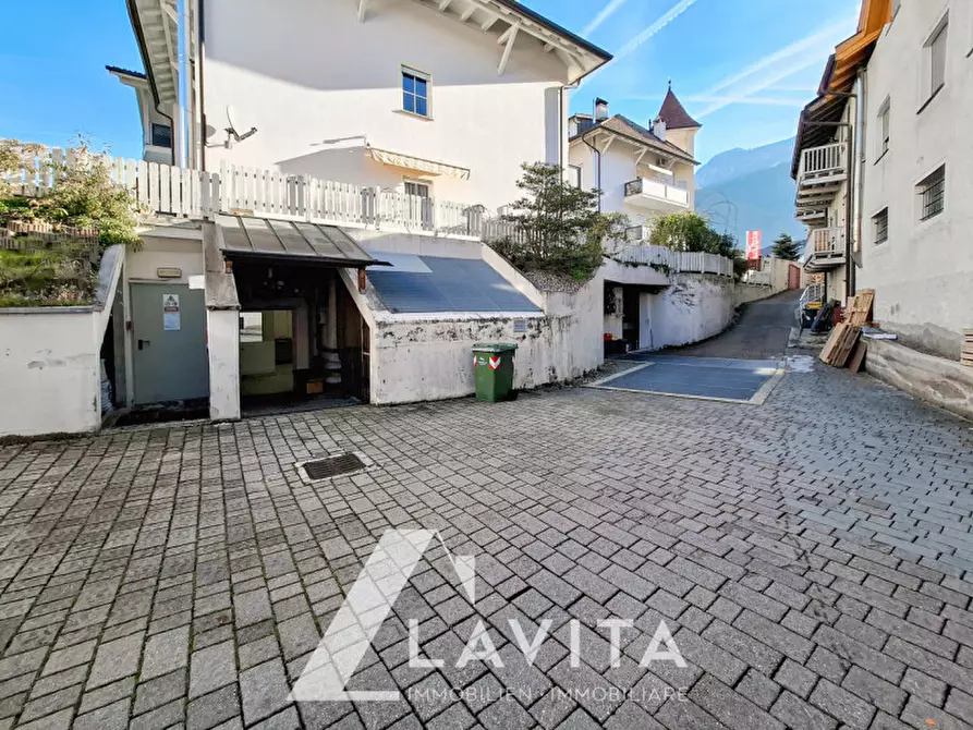 Immagine 17 di Negozio in vendita  in via nazionale a Ora .Auer.