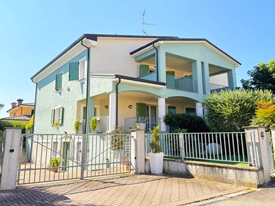 Immagine 2 di Casa bifamiliare in vendita  a Alseno