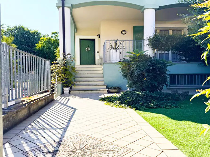 Immagine 4 di Casa bifamiliare in vendita  a Alseno