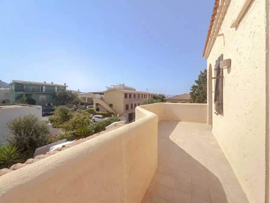 Immagine 28 di Villa in vendita  in via paolo mossa 6 a Golfo Aranci