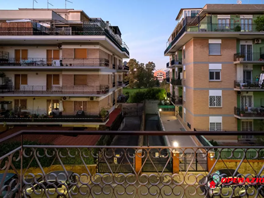 Immagine 13 di Appartamento in vendita  in via andrea del verrocchio a Roma