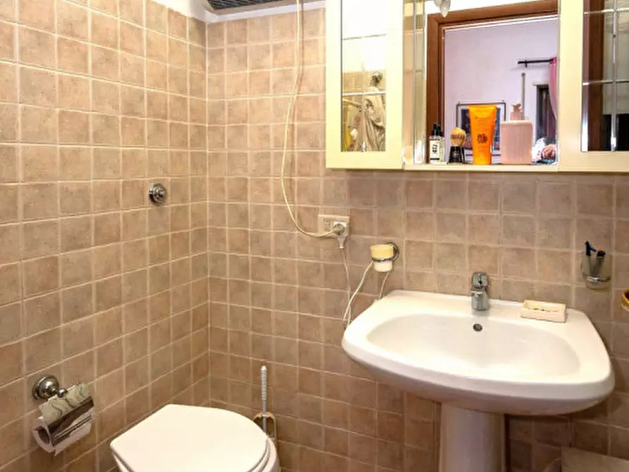 Immagine 16 di Appartamento in vendita  in via andrea del verrocchio a Roma