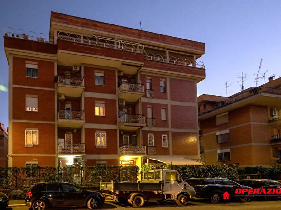 Immagine 27 di Appartamento in vendita  in via andrea del verrocchio a Roma