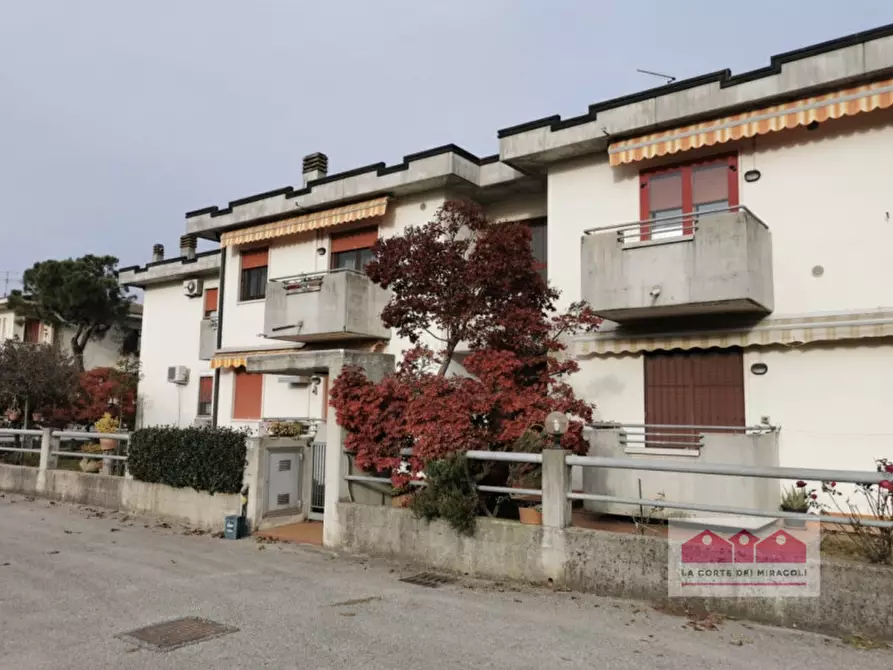 Immagine 1 di Appartamento in vendita  in via saba a Montecchio Maggiore