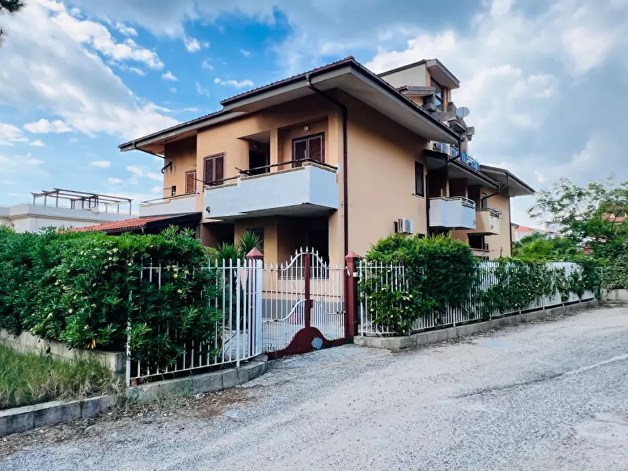 Immagine 1 di Appartamento in vendita  in via Riviera Prangi a Pizzo