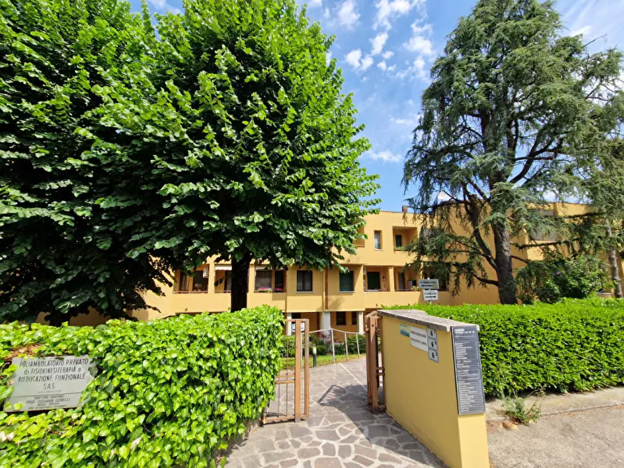 Immagine 1 di Attività commerciale in vendita  in Via Fiesso,6/6 a Castenaso