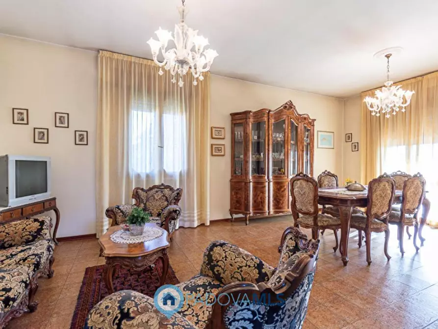 Immagine 1 di Villa in vendita  in Via Pontedera a Padova