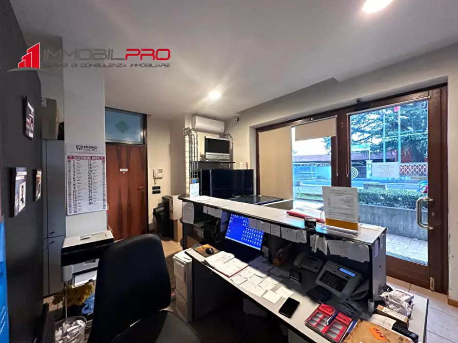 Immagine 5 di Negozio in vendita  in Viale Europa, 1 a Thiene