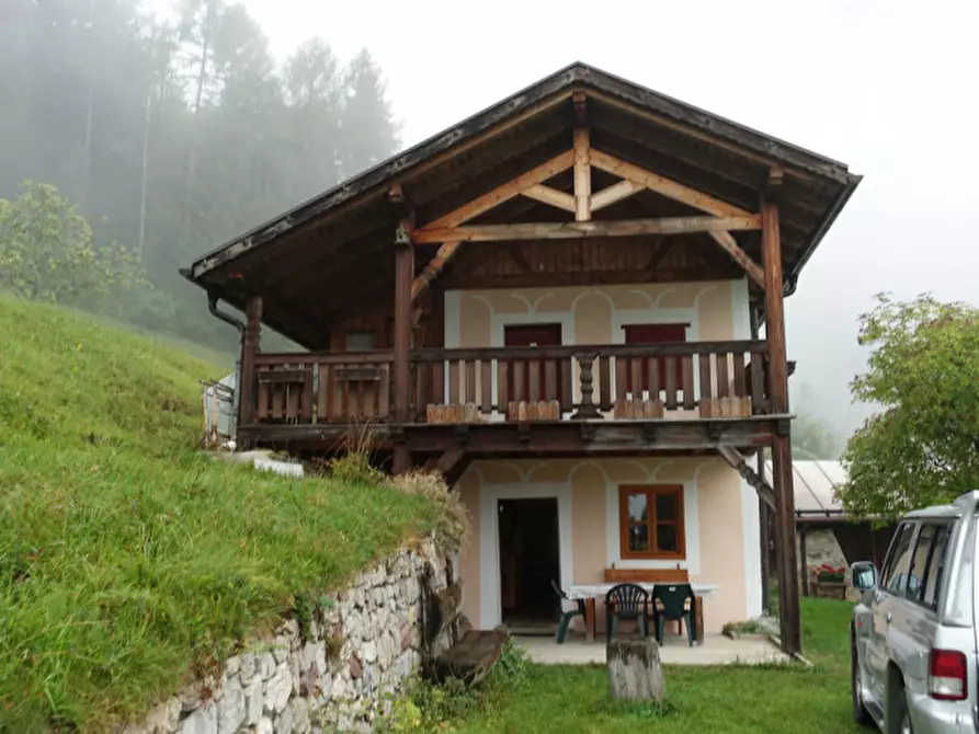 Immagine 5 di Rustico / casale in vendita  in Roverè della Luna a Roverè Della Luna