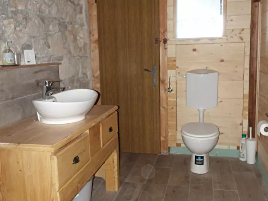 Immagine 44 di Rustico / casale in vendita  in Roverè della Luna a Roverè Della Luna