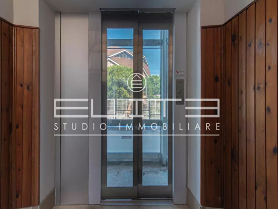 Immagine 17 di Appartamento in vendita  in VIA DE BOSIS a Falconara Marittima